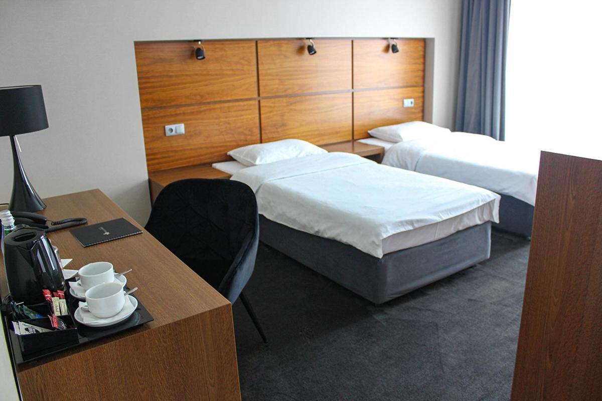 Willa Port โอสโตรดา ภายนอก รูปภาพ A room at the hotel