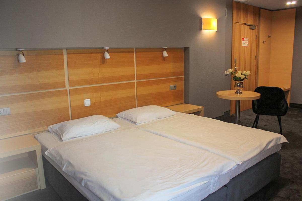 Willa Port โอสโตรดา ภายนอก รูปภาพ A room at the hotel