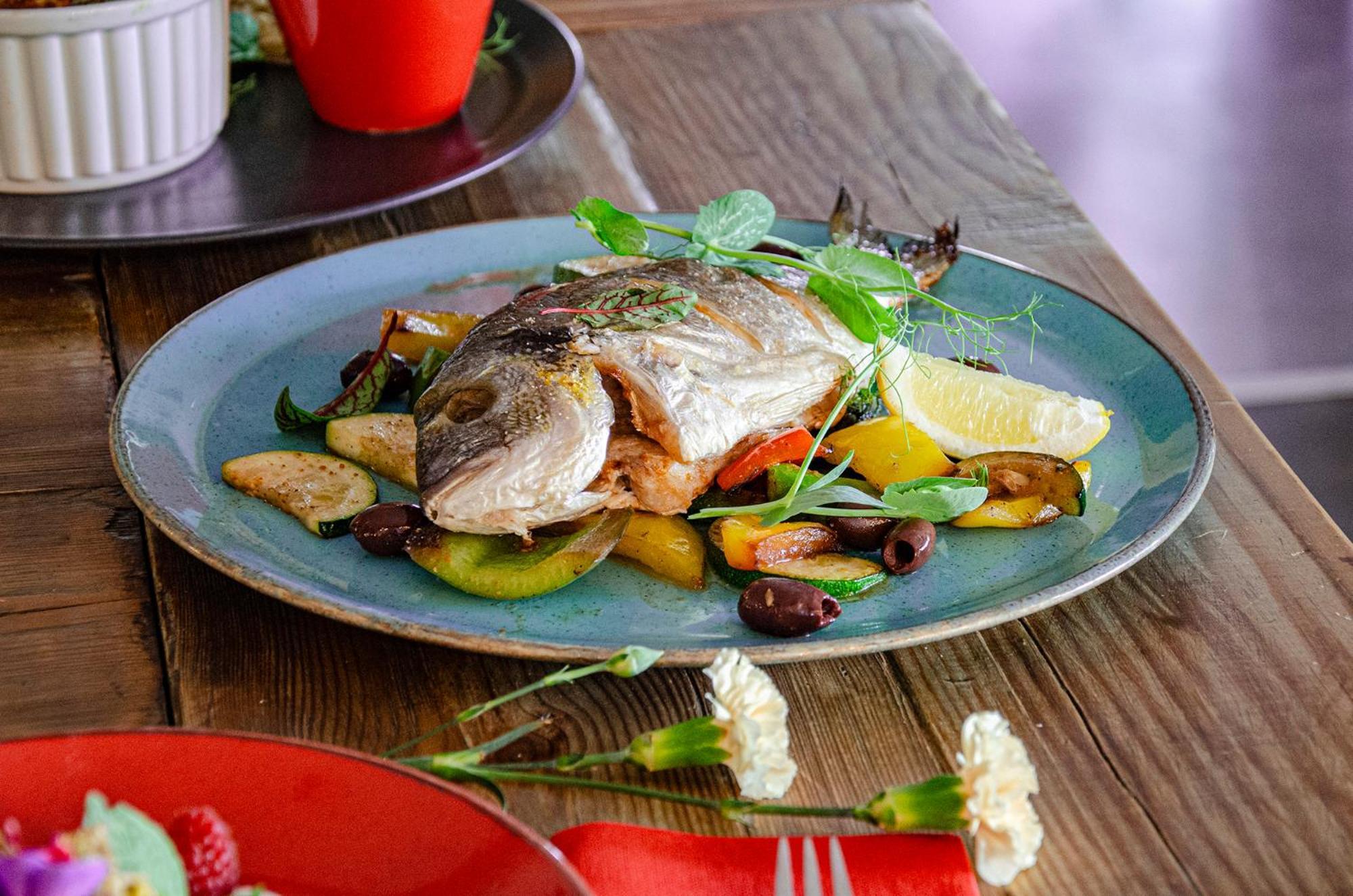Willa Port โอสโตรดา ภายนอก รูปภาพ A plate of grilled fish