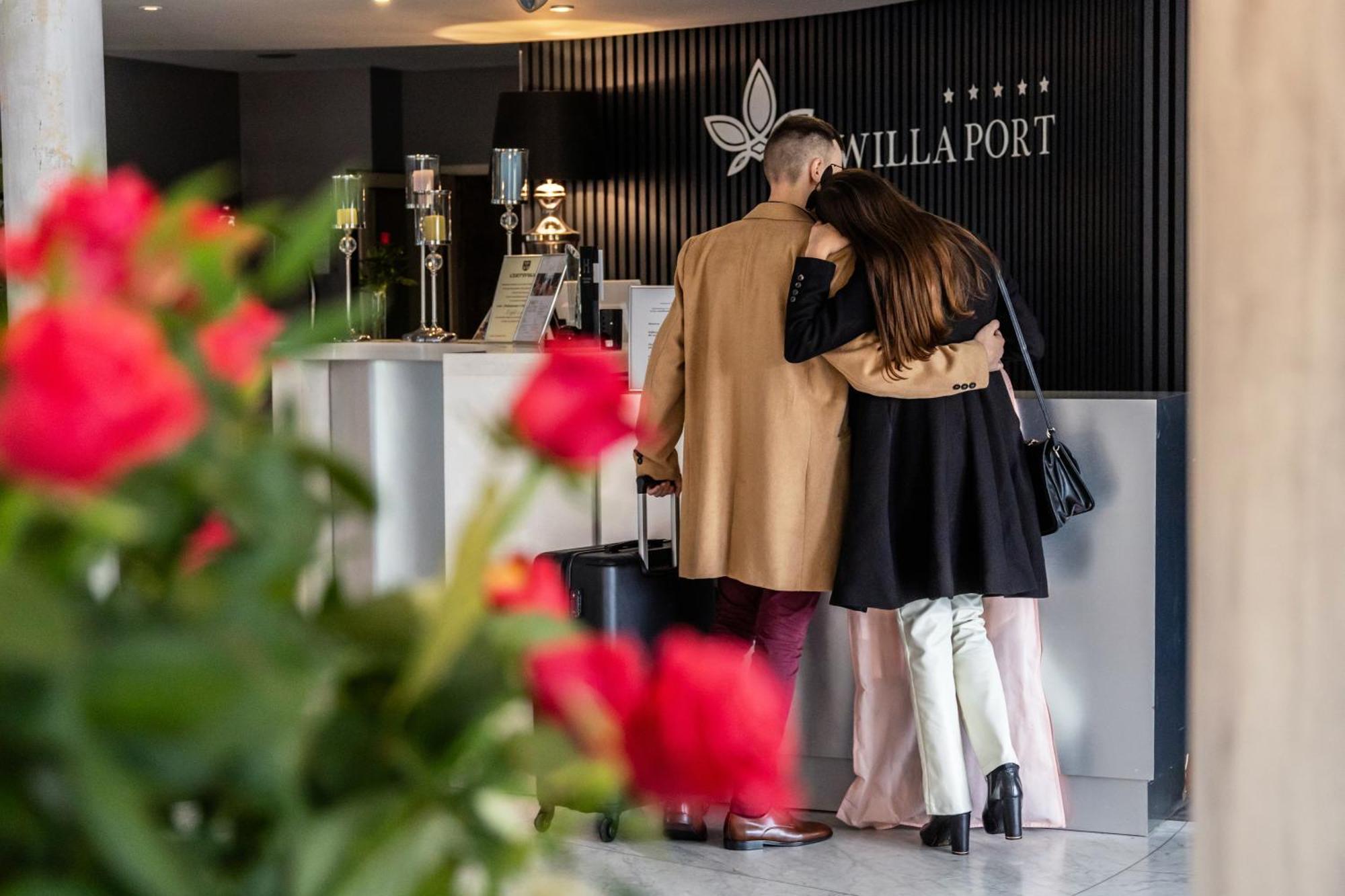 Willa Port โอสโตรดา ภายนอก รูปภาพ Willa Port